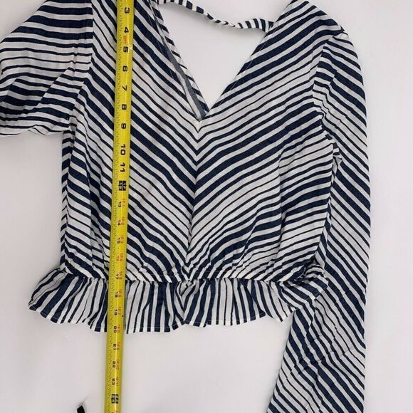 Express XS Deep V Neck Ruffle Hem Cropped Blouse - Picture 7 of 7